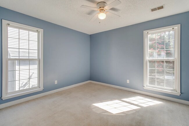 Building Photo - 402 Plantation Pointe Dr