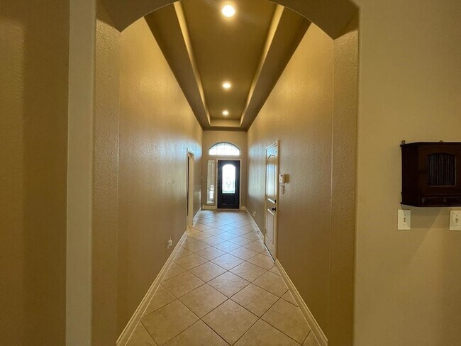 Building Photo - 6706 Aqua Falls
