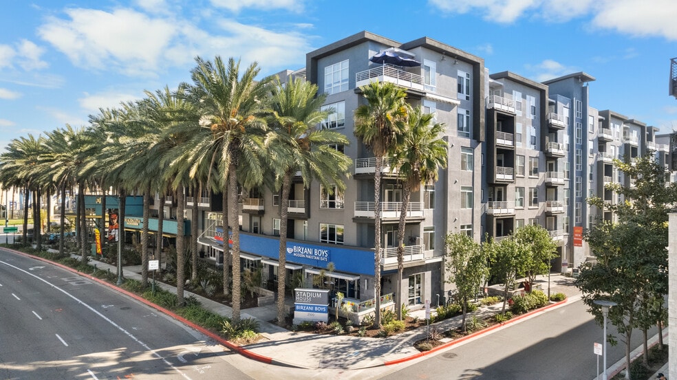 Welcome to a life of luxury at Stadium House in Anaheim, CA - Stadium House Apartments