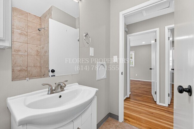 Building Photo - 1136 Pauline Ave