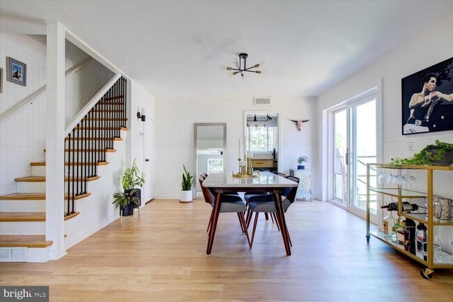 Primary Photo - 5208 10th Pl S