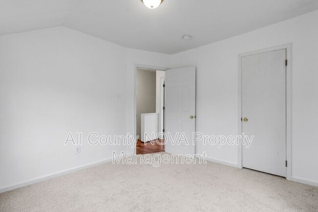 Building Photo - 8600 Lantern Ln