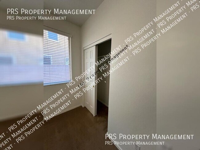 Building Photo - 4135 E Bellerive Dr