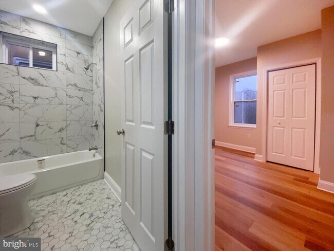 Building Photo - 5860 Osage Ave