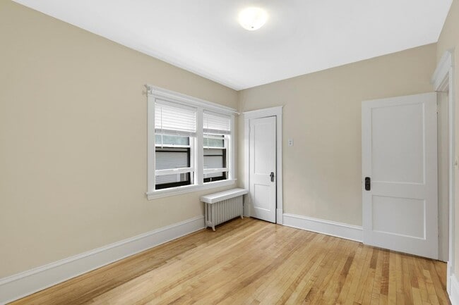 Building Photo - 971 Goodrich Ave