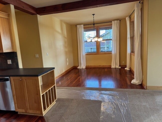 Building Photo - 61890 Fall Creek Loop