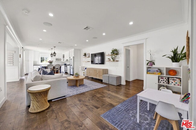 Building Photo - 4621 Allott Ave