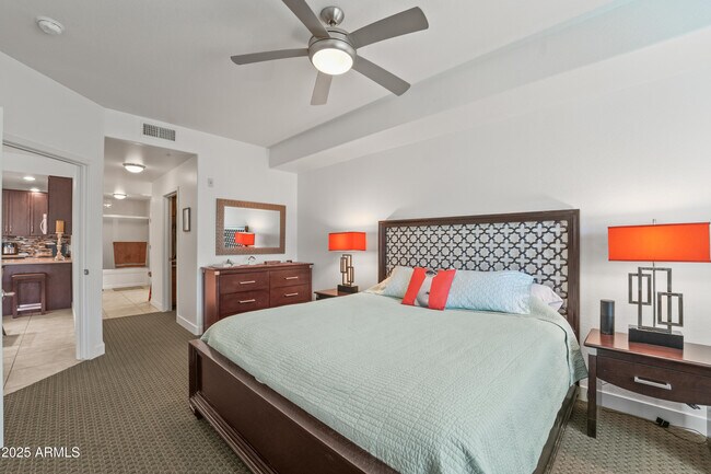 Building Photo - 5450 E Deer Valley Dr