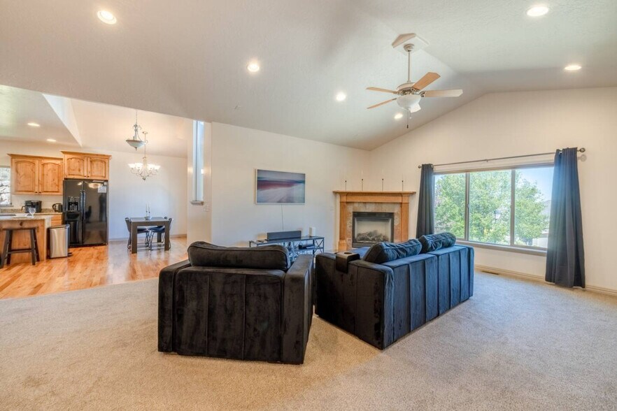 Building Photo - 210 Edgewood Cir