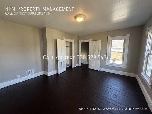 Building Photo - 713 Garfield Ave SW