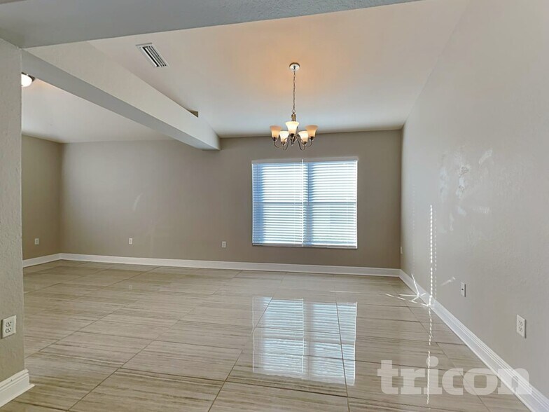 Building Photo - 9627 Jaybird Ln