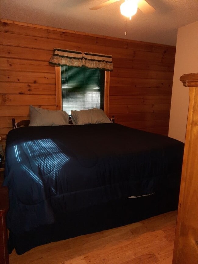 Building Photo - $1,600 - 4 Bedroom 2 Bathroom Furnished Log Cabin on the Creek