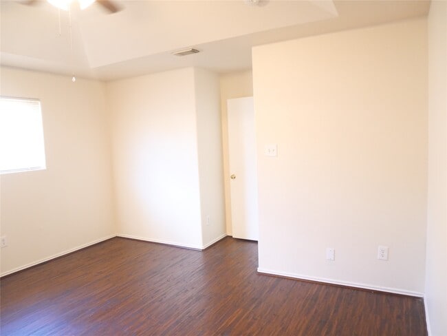 Building Photo - 5510 Rio Alamo St