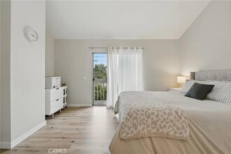 Building Photo - 14861 Mulberry Dr