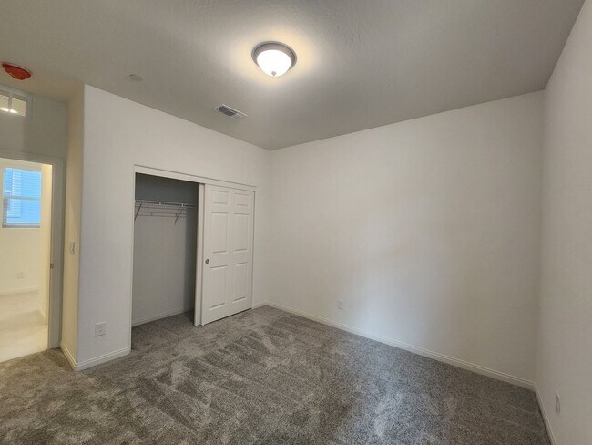 Building Photo - WOW Four Bedroom in North Summerlin!