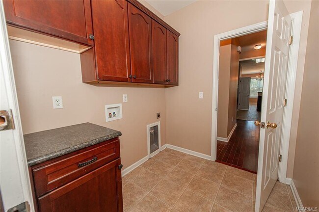 Building Photo - 9412 Crofton Ct