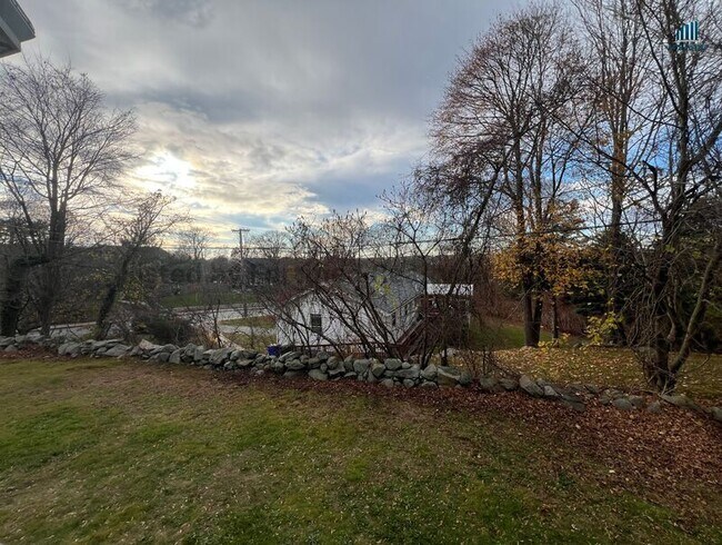 Building Photo - 380 Wilson Rd