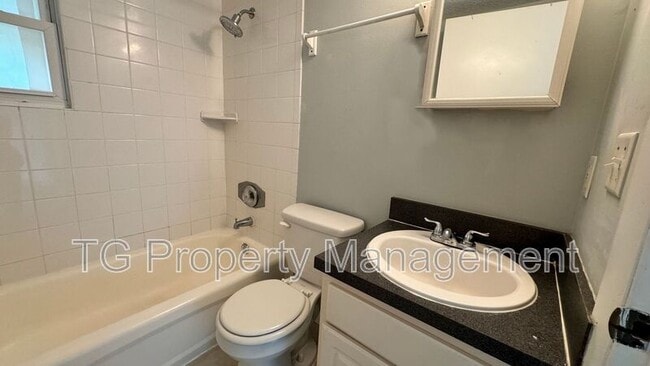 Building Photo - 209 7th St S