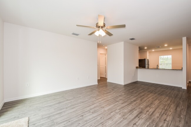 Building Photo - 146 Blackstone Dr