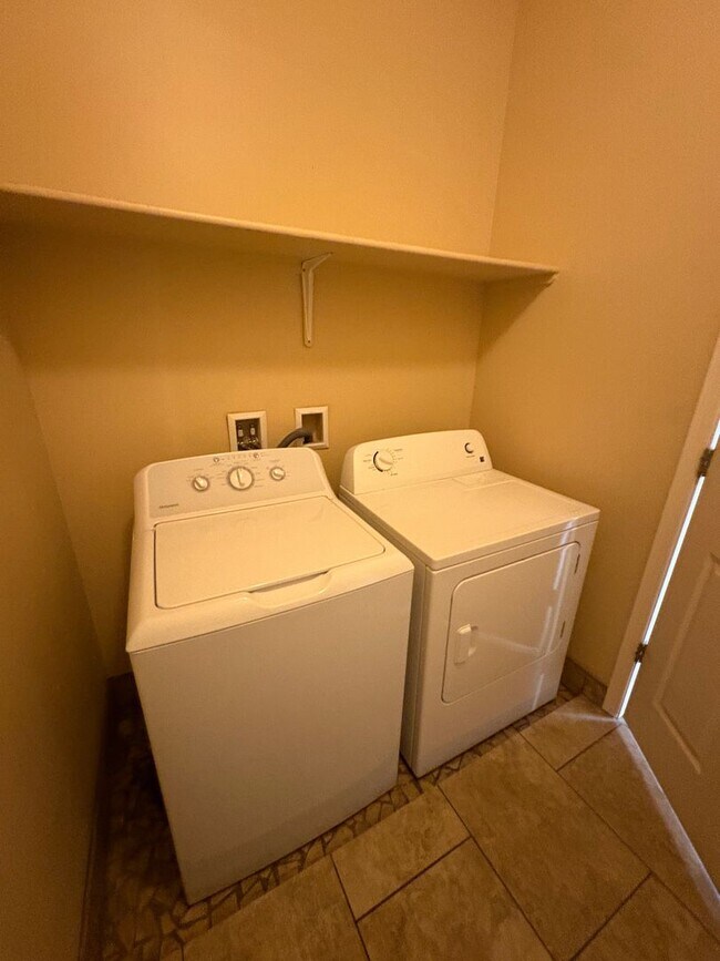 Building Photo - Charming 3 bedroom/2 bathroom Home located in Las Cruces !