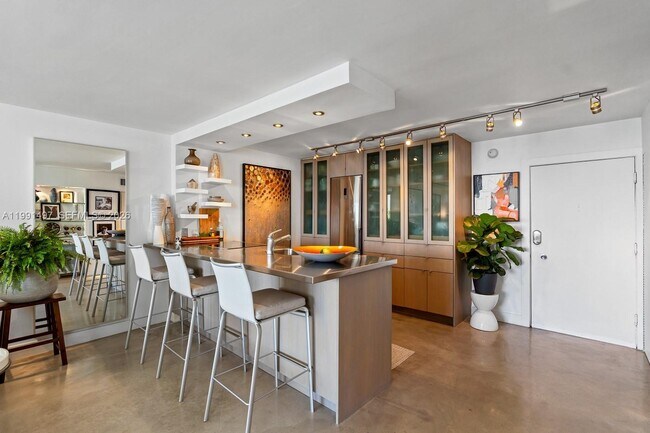 Building Photo - 5 Island Ave