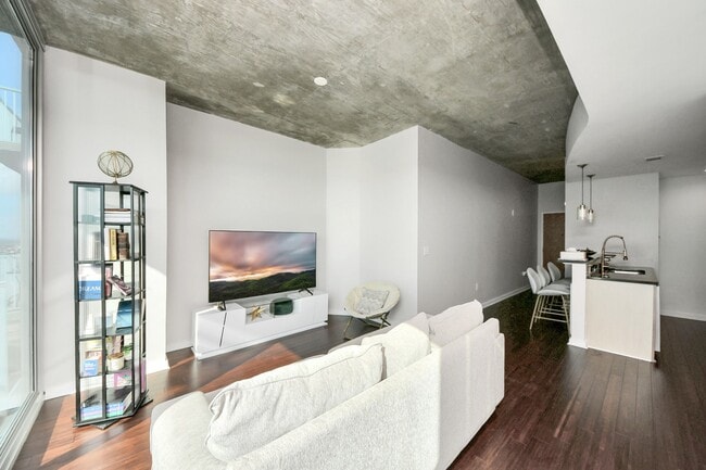 Building Photo - 5925 Almeda Rd