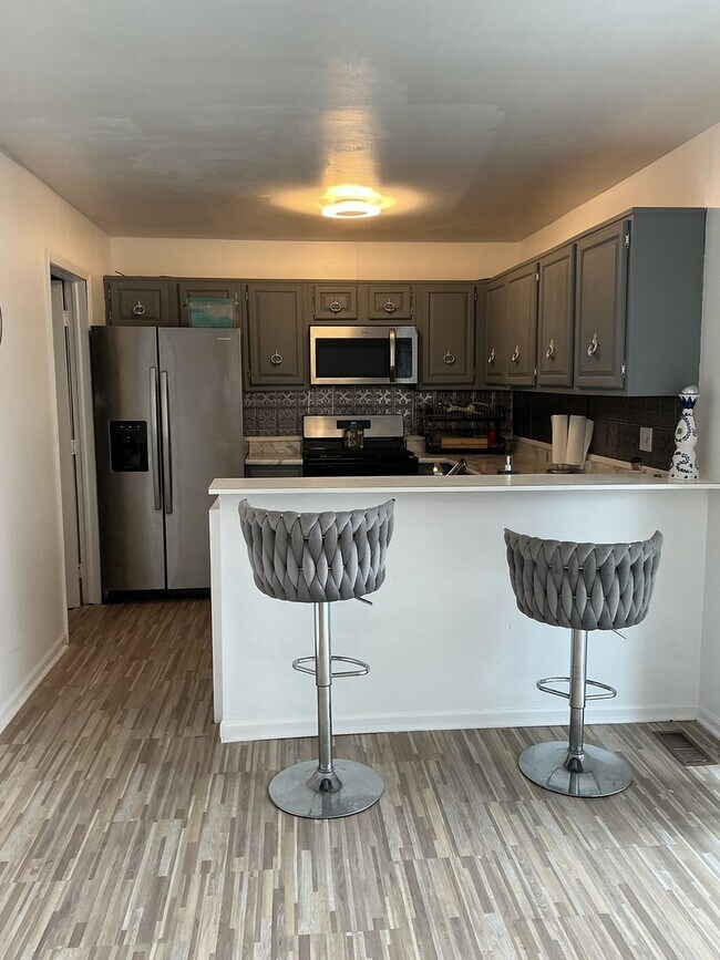 Building Photo - 2333 Windsor Ln