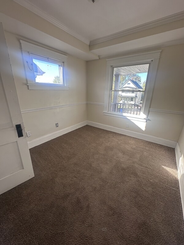 Building Photo - 9604 Manor Ave