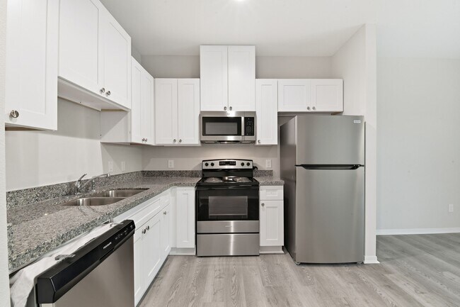 Building Photo - 2521 Maple St