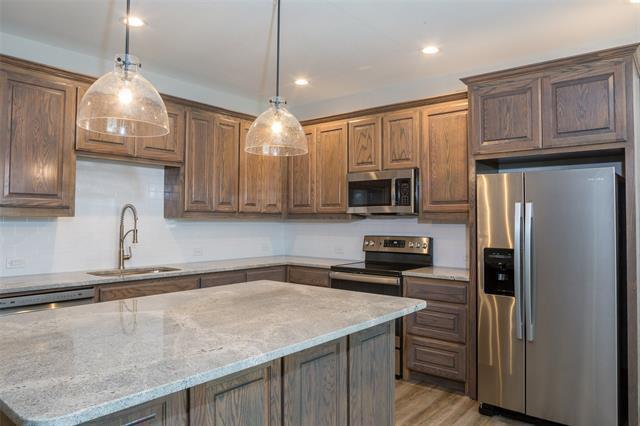 Building Photo - 524 N Main Dr