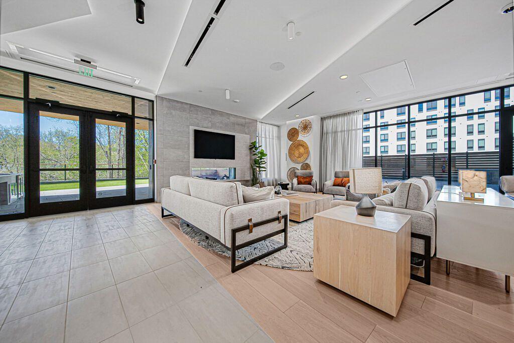 Building Photo - 39 Railroad Ave