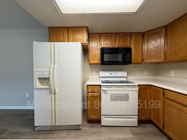 Building Photo - 1281 W 1480 N St