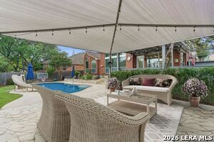 Building Photo - 922 Desert Bluff
