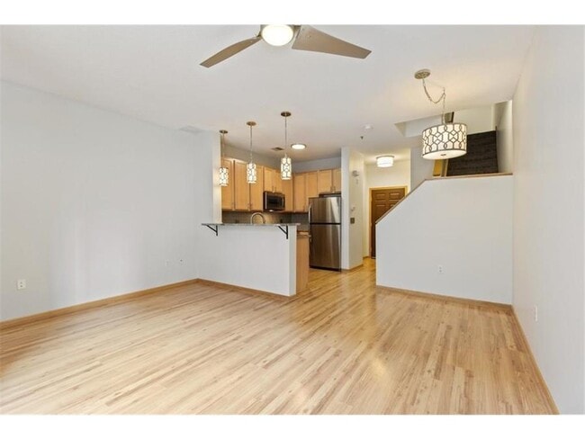 Building Photo - 600 N 2nd St