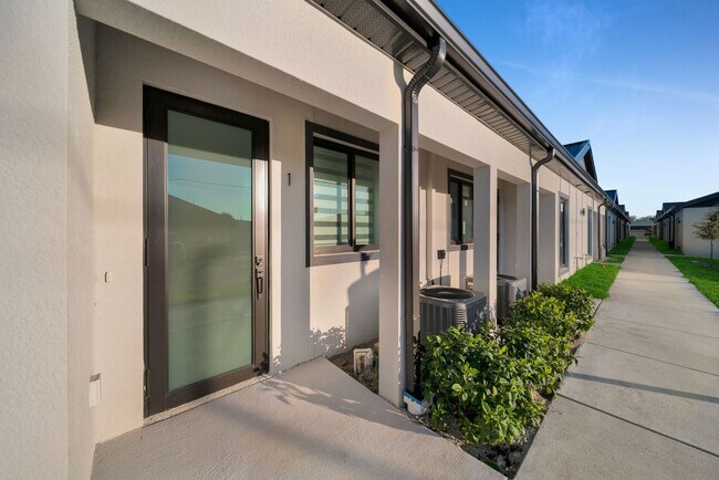 Building Photo - 4502 Orchid Blvd