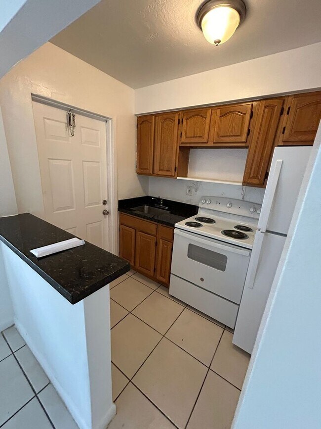 Building Photo - Two bedroom for rent