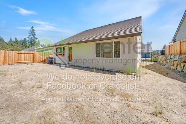 Building Photo - 1012 Utah Dr