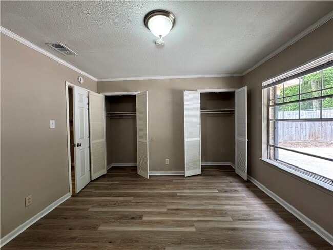 Building Photo - 1005 Navco Rd