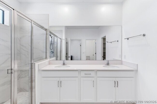 Building Photo - 14131 SW Thorens Dr