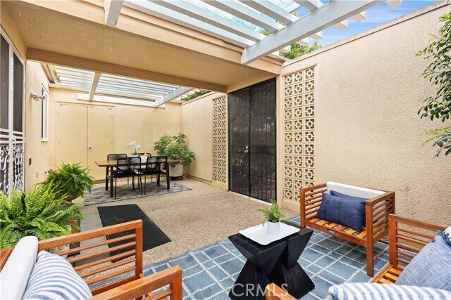 Building Photo - 205 Avenida Majorca