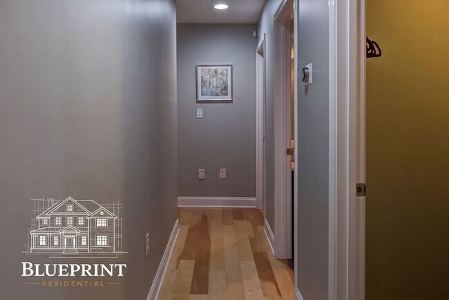 Building Photo - Quiet neighborhood, great neighbors, great ranch layout with beautiful covered back deck!