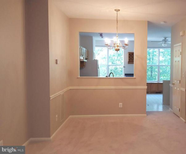 Building Photo - 43155 Huntsman Square