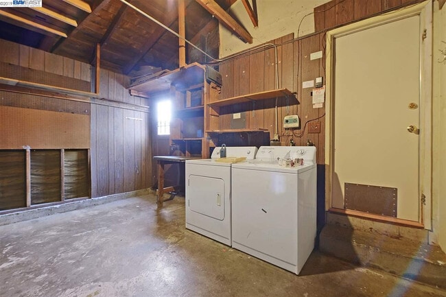 Building Photo - 8164 Cardiff Dr