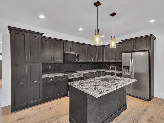 Building Photo - 252 River Valley Cir