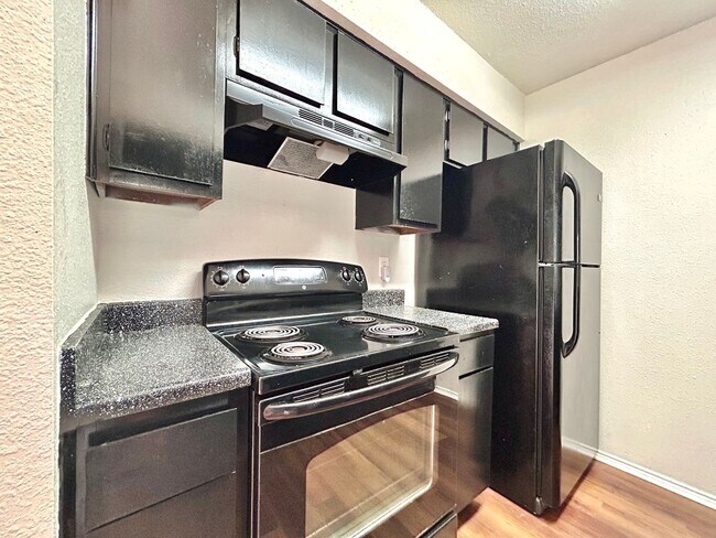 Building Photo - 7111 E Hwy 290