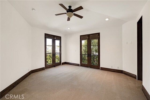 Building Photo - 718 N Poinsettia Ave