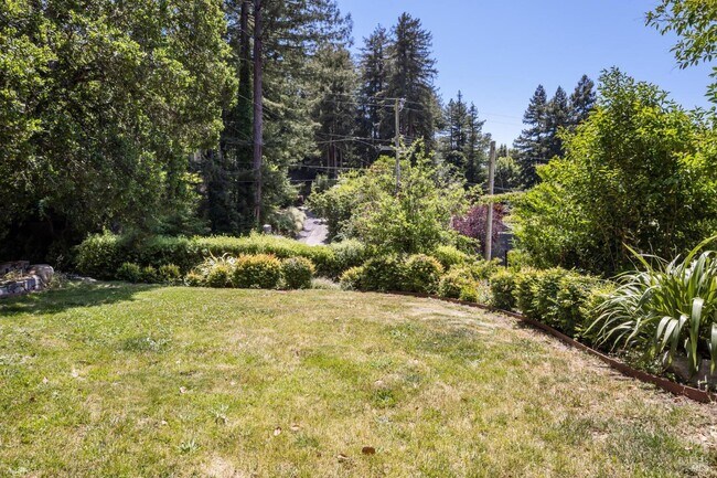 Building Photo - 137 Del Casa Dr