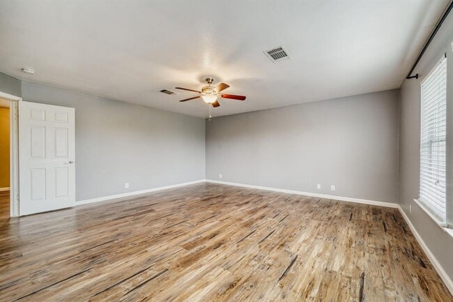 Building Photo - 928 Justeford Dr