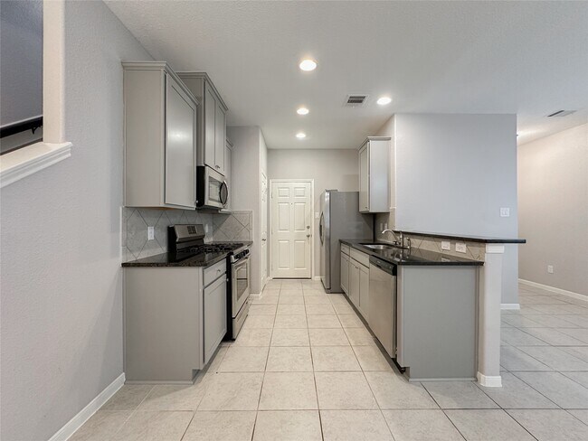 Building Photo - 125 Camelot Pl Ct
