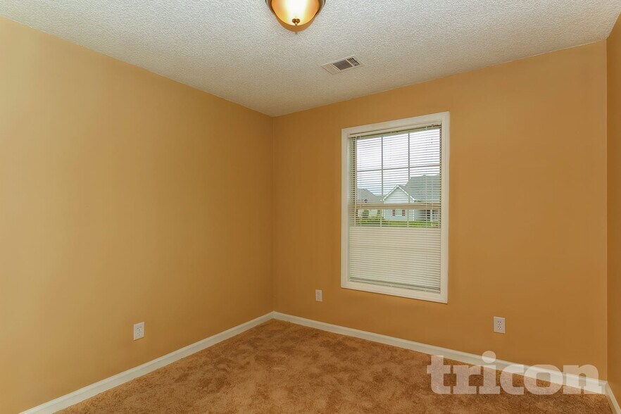 Building Photo - 1318 N Hampton Dr